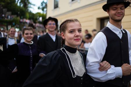 Izjemen obisk zaznamoval 50. Dneve narodnih noš in oblačilne dediščine v Kamniku (Blaž T. Muc)  (85)